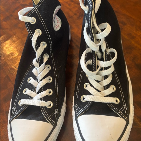 Converse All Stars Black and White High-Top Sneakers NWOT - Picture 2 of 3